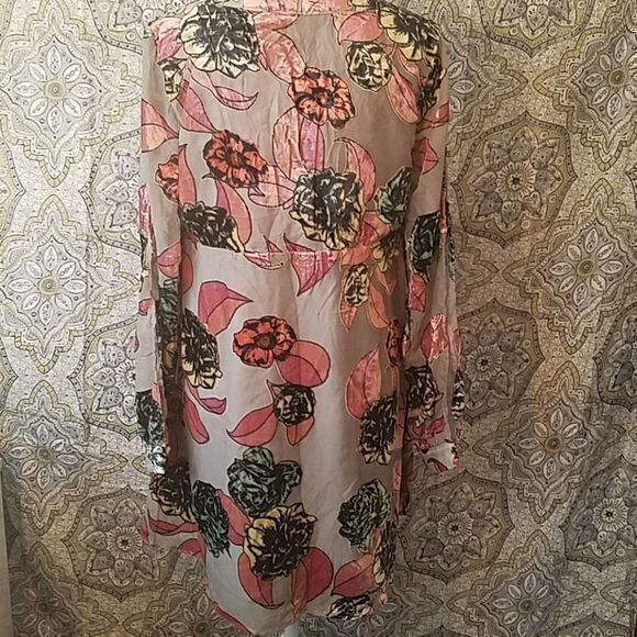 En Creme Velvet Flower cut‎ sleeves Dress NWT SzL - Picture 3 of 8